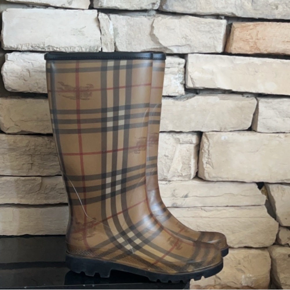 Authentic Burberry Rainboots